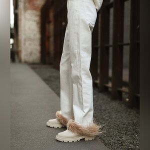 NWT Gianni Bini White Jeans with Removable Feather Trim Size 26 x Nastia Liukin